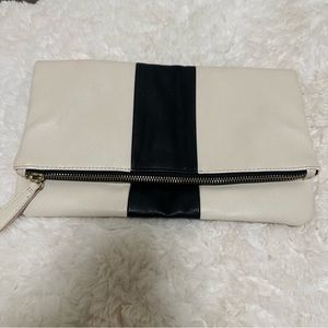 🖤🤍 Forever 21 White&Black Zipper Large Clutch Bag
